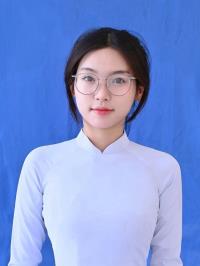 Đinh Tuyết Ngân dạy Tin học