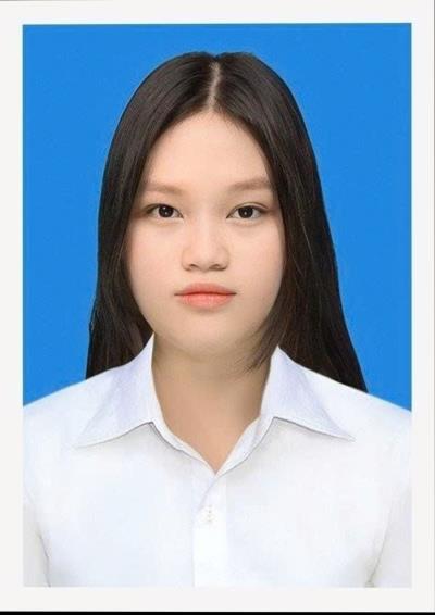   Cô Đỗ Trần Tuyết Trân  - Sinh năm: 08/03/2005 